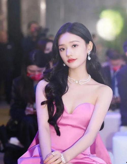 娱乐圈女最新爆料,揭秘背后惊人真相 第2张 娱乐圈女最新爆料,揭秘背后惊人真相 第2张