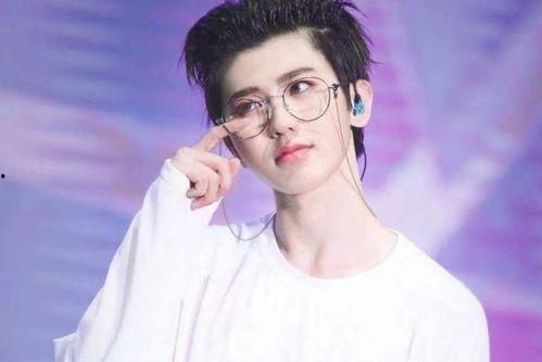 圈内爆料杨洋蔡徐坤恋情,娱乐圈新CP引热议 第2张 圈内爆料杨洋蔡徐坤恋情,娱乐圈新CP引热议 第2张