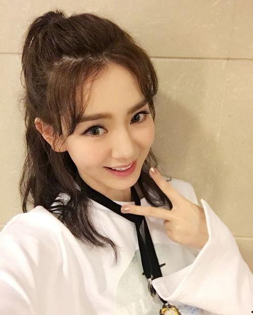 娱乐圈爆料君戚薇是谁呀,揭秘神秘网红背后的明星身份 第2张 娱乐圈爆料君戚薇是谁呀,揭秘神秘网红背后的明星身份 第2张