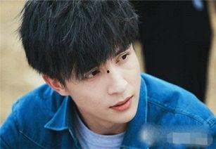 爆料薛之谦现状视频最新,从巅峰跌落，他如今过得如何？