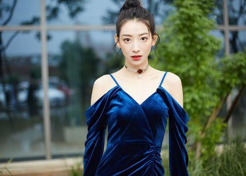 娱乐圈青岛贵妇爆料,揭秘明星背后的奢华生活 第2张 娱乐圈青岛贵妇爆料,揭秘明星背后的奢华生活 第2张