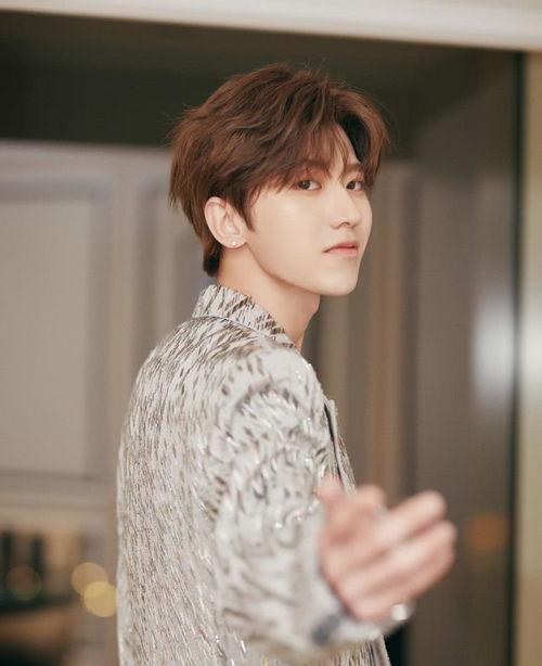 娱乐圈爆料君张云龙,揭秘明星幕后故事 第3张 娱乐圈爆料君张云龙,揭秘明星幕后故事 第3张