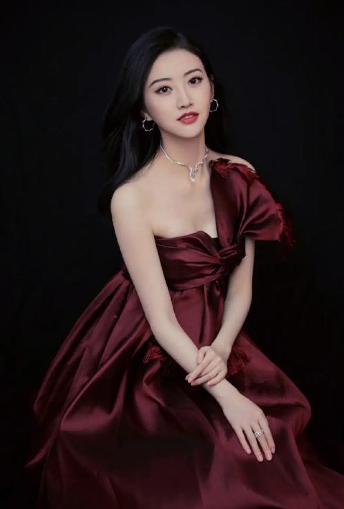 博主爆料景甜视频,揭秘明星背后的真实生活 第2张 博主爆料景甜视频,揭秘明星背后的真实生活 第2张