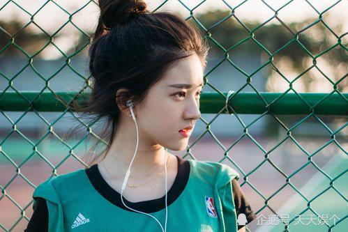 娱乐爆姐爆料许凯白鹿,甜蜜互动引网友热议