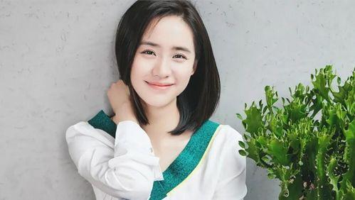 易烊千玺爆料李沁视频,揭秘明星幕后生活点滴